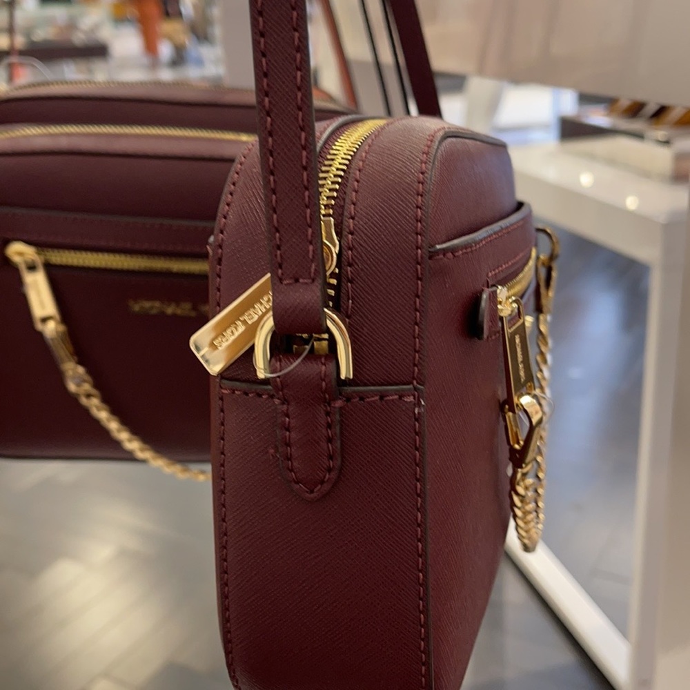 Michael Kors Jet Set Item Large East West Zip Chain Merlot Crossbody Bag
leather - Picture 15 of 16
